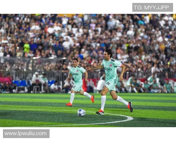 谁是当今足球界的超级球星，他们的成就和影响力有多大